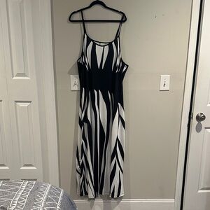 Chic Monochrome Maxi Dress